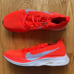 Nike Vaporfly 4% Flyknit (W 8.5/M 7, essentially brand new)